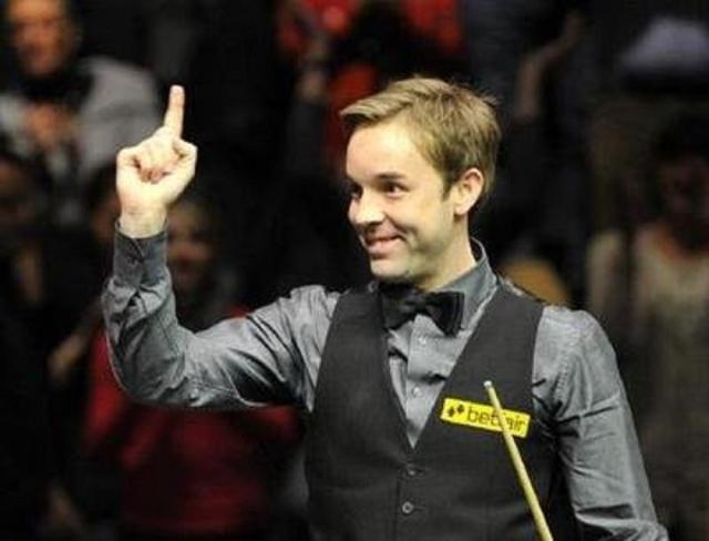 名球员经过 名球员经过